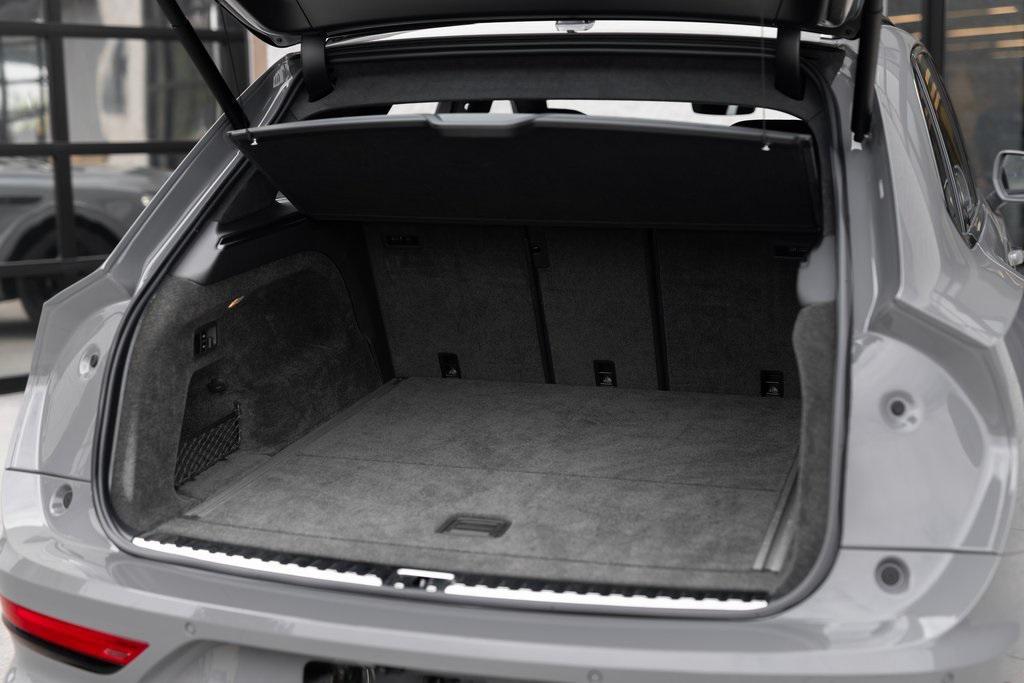 used 2023 Bentley Bentayga car, priced at $165,037