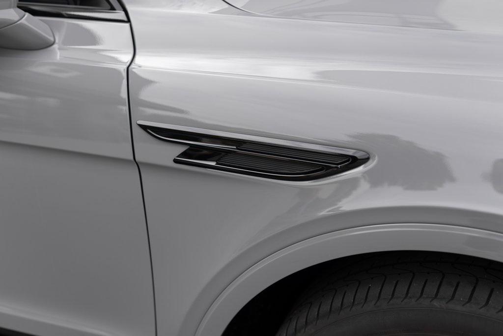 used 2023 Bentley Bentayga car, priced at $165,037