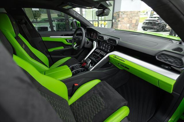 used 2022 Lamborghini Urus car, priced at $249,430