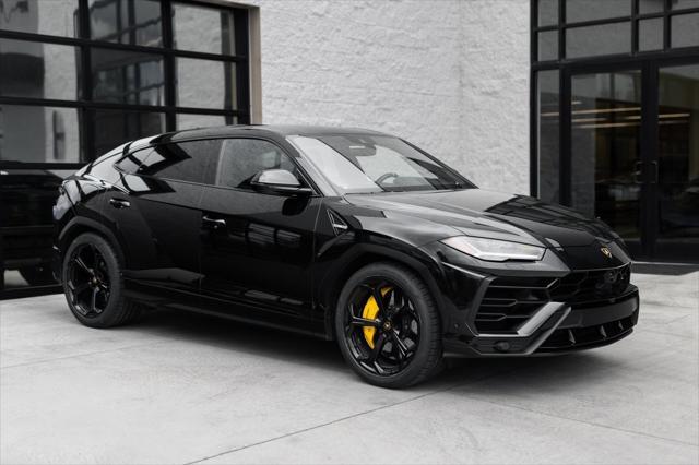 used 2022 Lamborghini Urus car, priced at $242,334