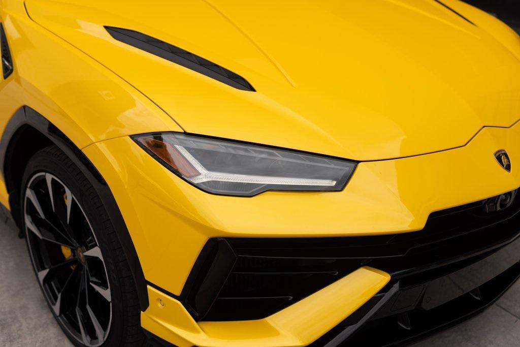 used 2023 Lamborghini Urus car