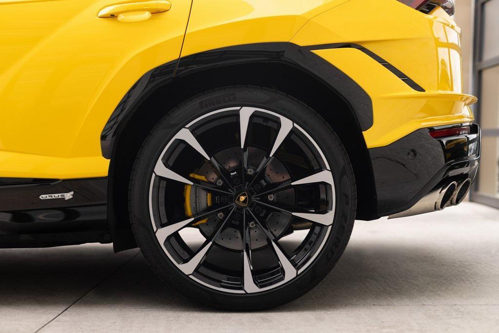 used 2023 Lamborghini Urus car