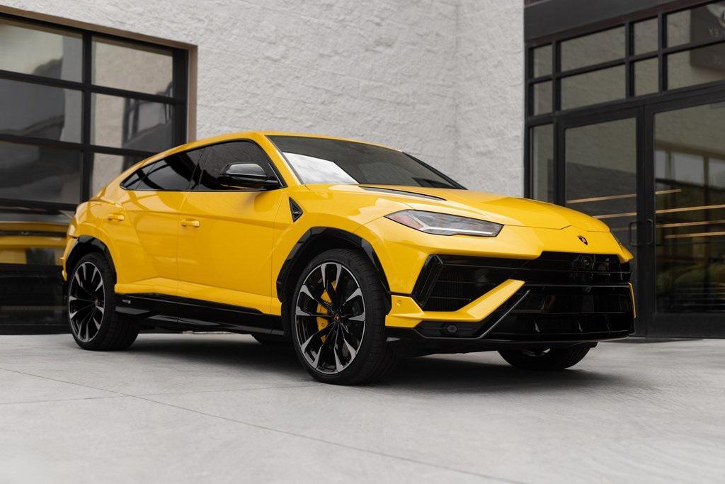 used 2023 Lamborghini Urus car