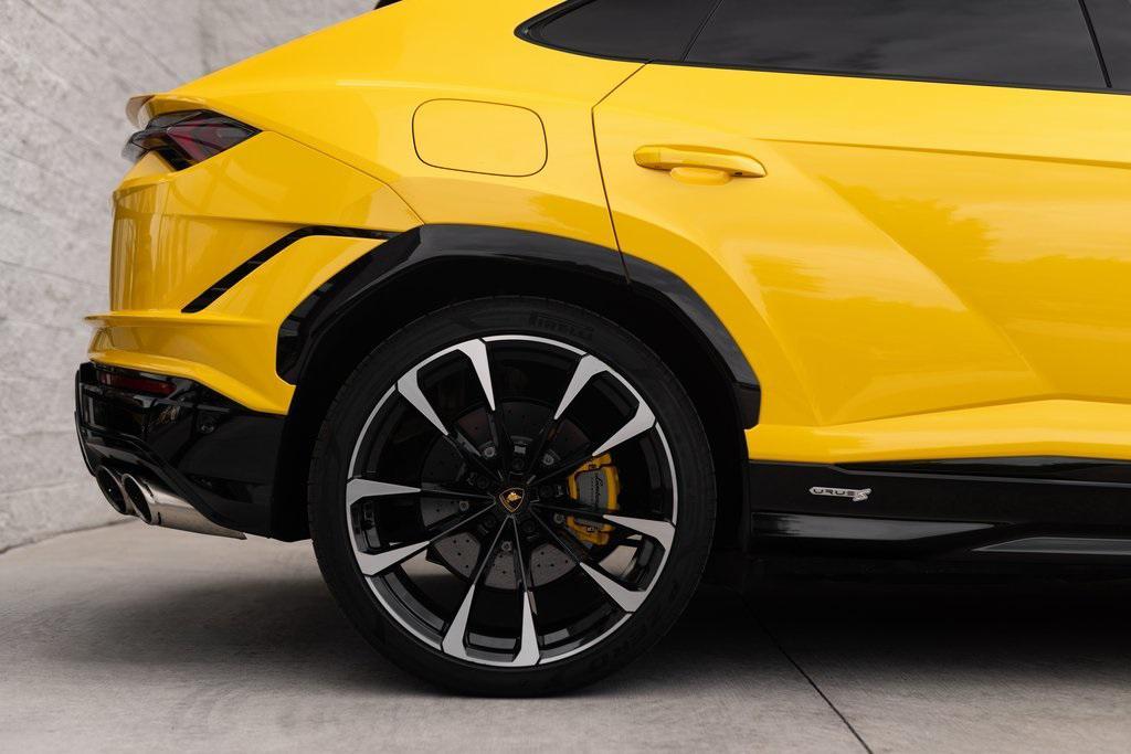 used 2023 Lamborghini Urus car
