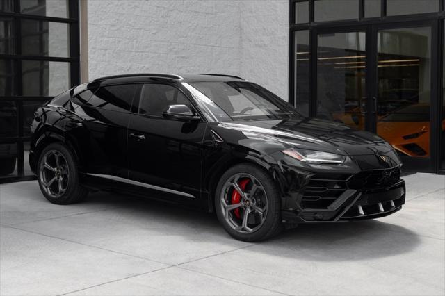 used 2021 Lamborghini Urus car, priced at $239,936