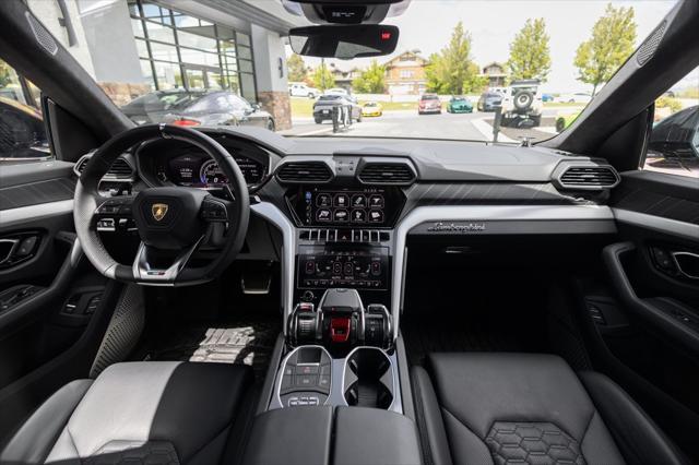 used 2021 Lamborghini Urus car, priced at $225,630