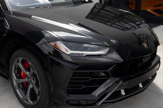 used 2021 Lamborghini Urus car, priced at $225,630