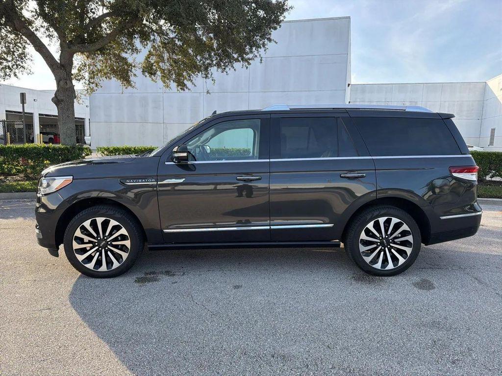 used 2024 Lincoln Navigator car, priced at $77,395