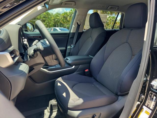 new 2025 Toyota Highlander car, priced at $41,969