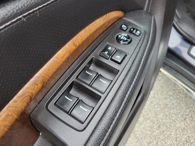 used 2020 Acura MDX car, priced at $27,595
