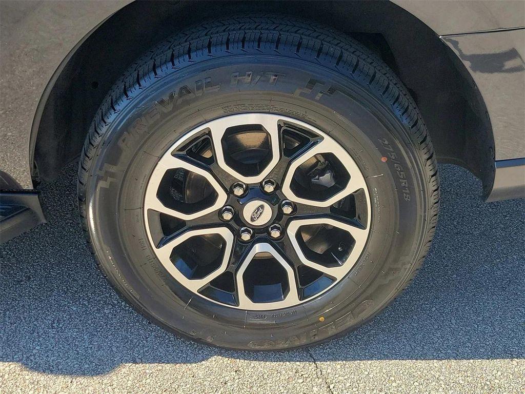 used 2024 Ford Expedition car, priced at $42,195