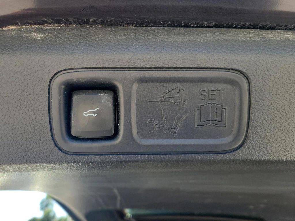 used 2024 Ford Expedition car, priced at $42,195