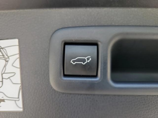 used 2024 Toyota Highlander car, priced at $40,495
