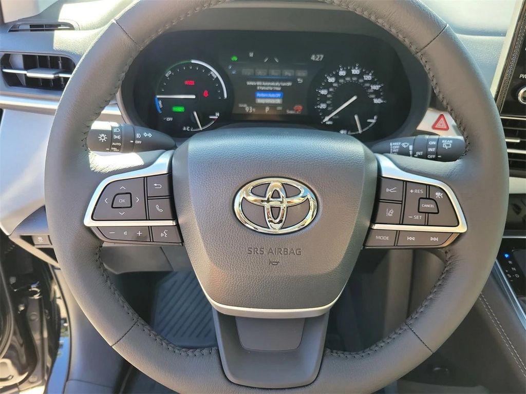 new 2025 Toyota Sienna car, priced at $47,682