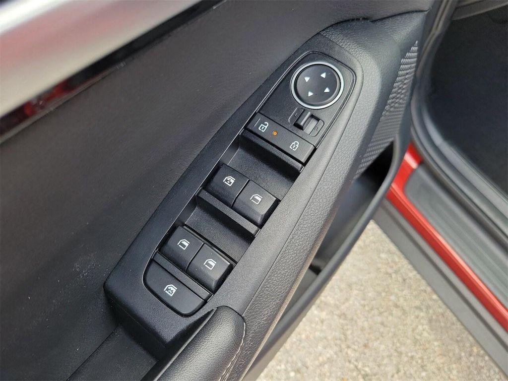 used 2025 Kia Seltos car, priced at $21,595