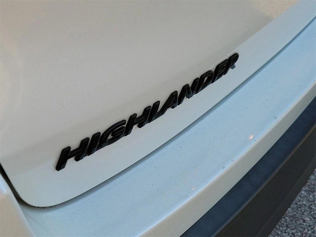 used 2019 Toyota Highlander car, priced at $22,895