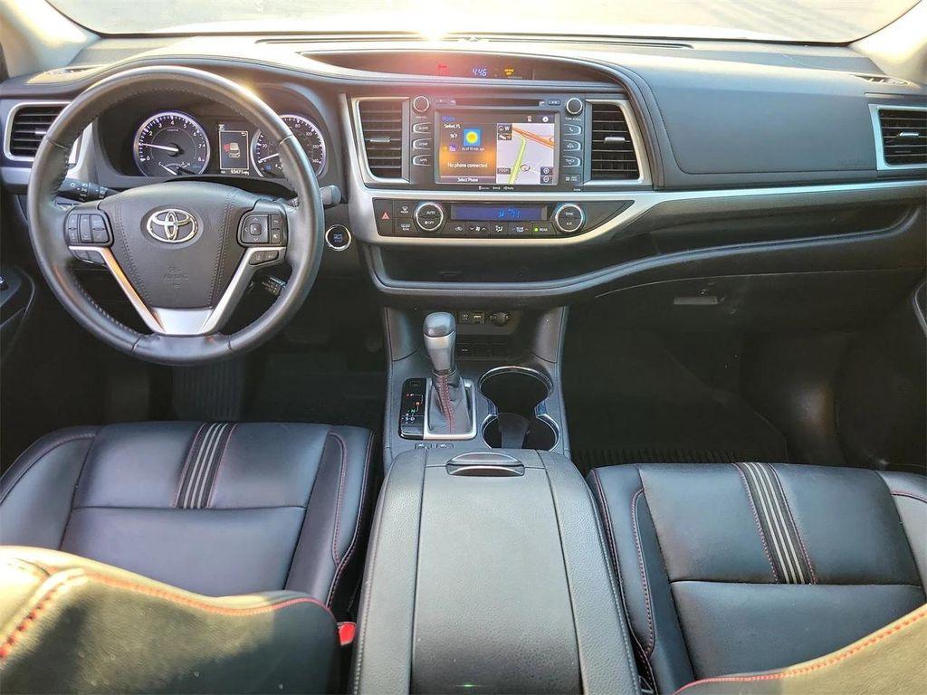 used 2019 Toyota Highlander car, priced at $22,895