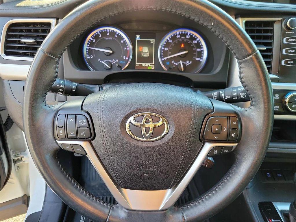 used 2019 Toyota Highlander car, priced at $22,895