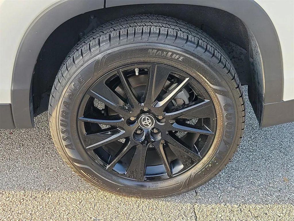 used 2019 Toyota Highlander car, priced at $22,895