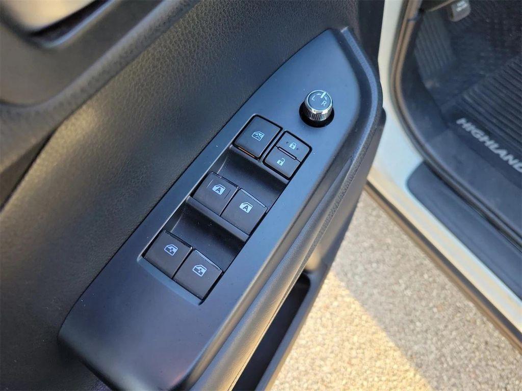 used 2019 Toyota Highlander car, priced at $22,895