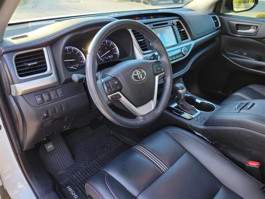used 2019 Toyota Highlander car, priced at $22,895