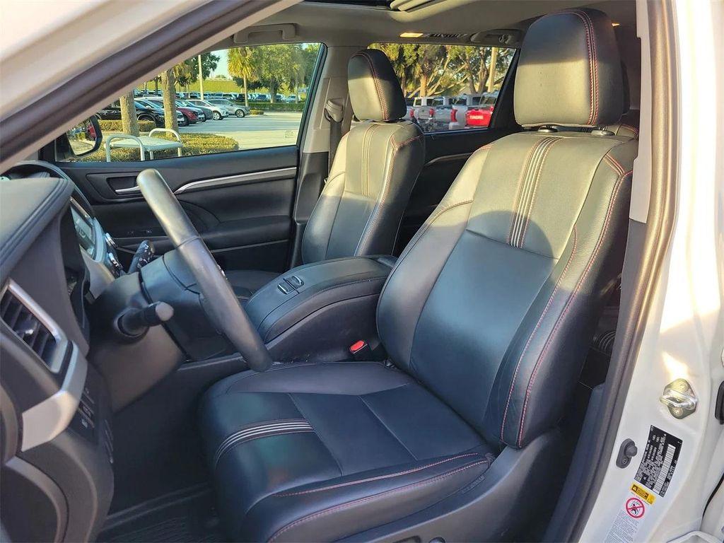 used 2019 Toyota Highlander car, priced at $22,895