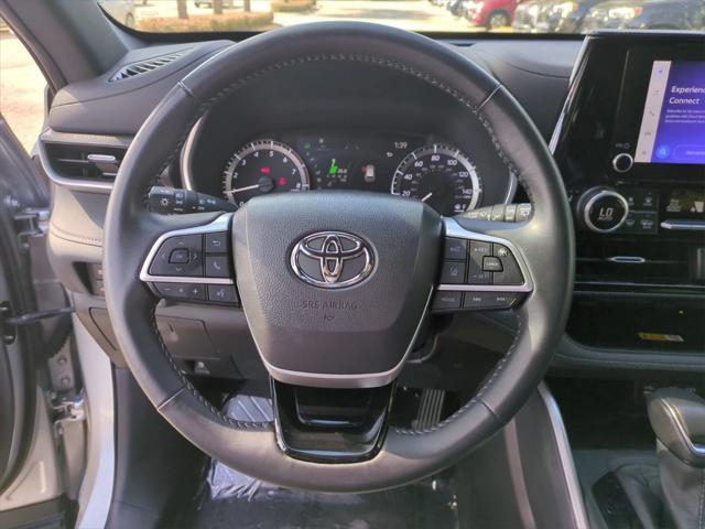 used 2024 Toyota Highlander car, priced at $40,895