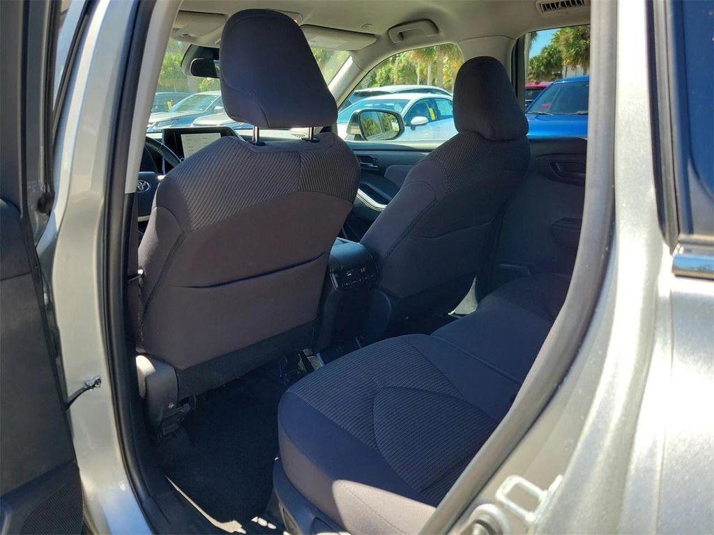 used 2024 Toyota Highlander car, priced at $35,695