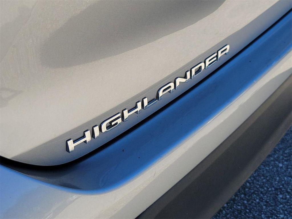 used 2024 Toyota Highlander car, priced at $35,695
