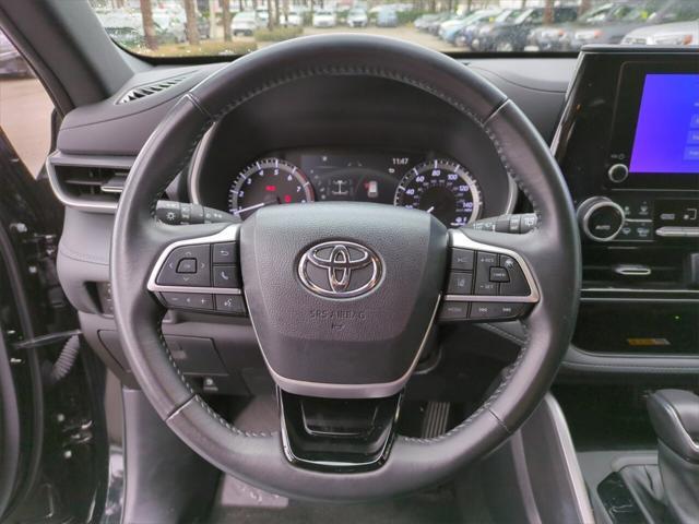 used 2024 Toyota Highlander car, priced at $42,895