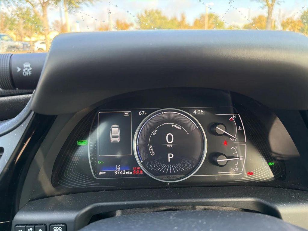 used 2025 Lexus ES 300h car, priced at $40,995