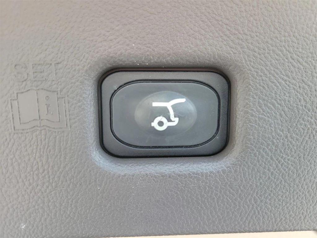 used 2021 Lincoln Nautilus car, priced at $22,395