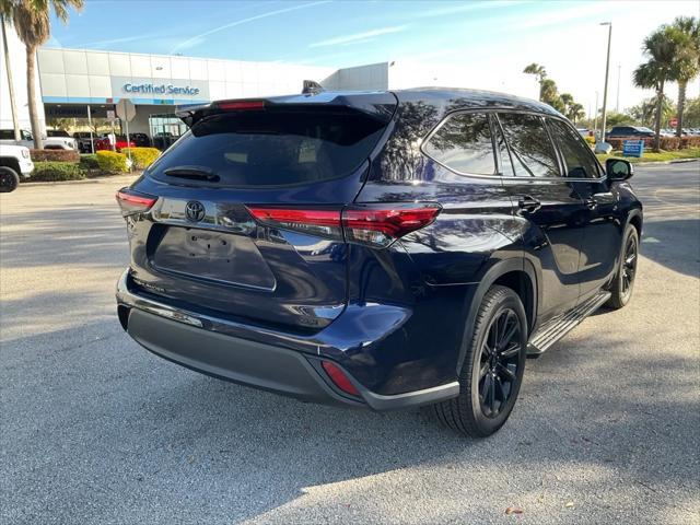 used 2022 Toyota Highlander car, priced at $31,995