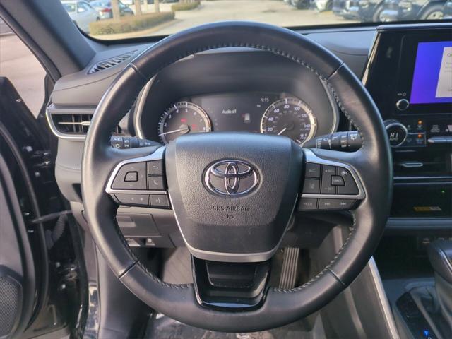 used 2024 Toyota Highlander car, priced at $40,395