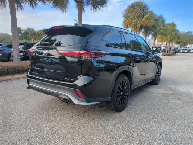 used 2024 Toyota Highlander car, priced at $40,395