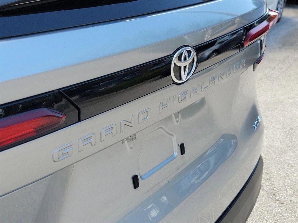 used 2025 Toyota Grand Highlander car, priced at $44,995