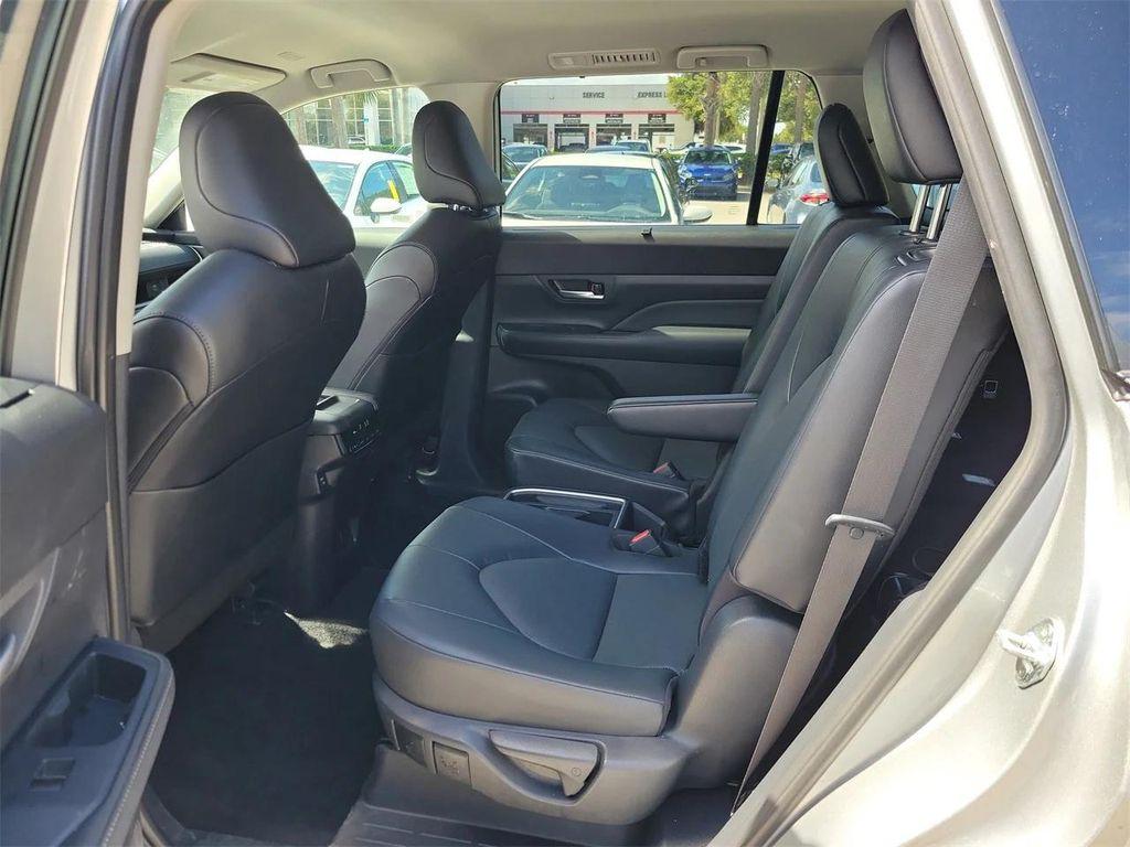 used 2025 Toyota Grand Highlander car, priced at $44,995