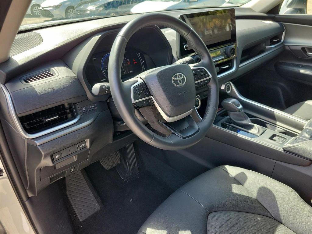 used 2025 Toyota Grand Highlander car, priced at $44,995