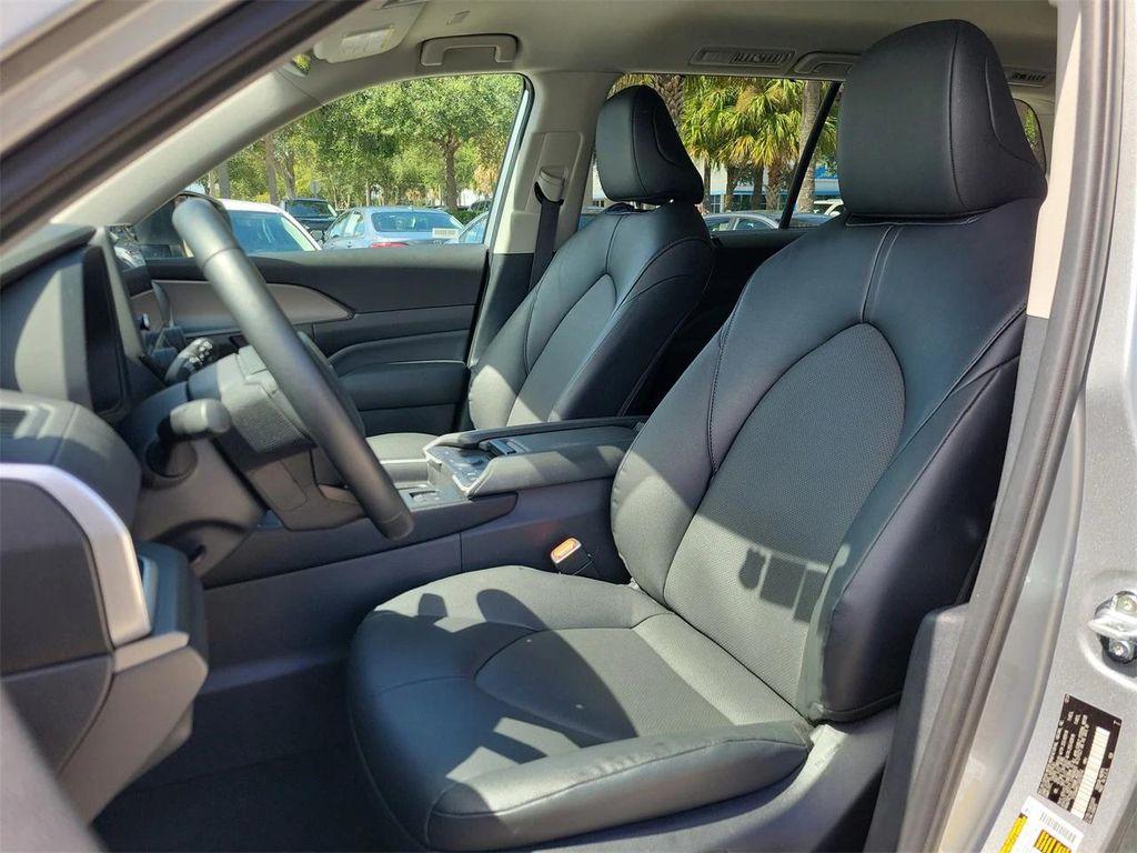 used 2025 Toyota Grand Highlander car, priced at $44,995