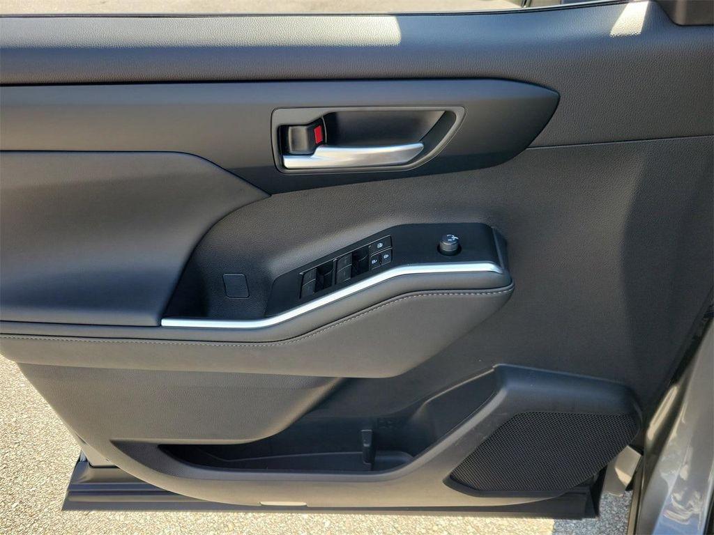 new 2026 Toyota Highlander car, priced at $49,048