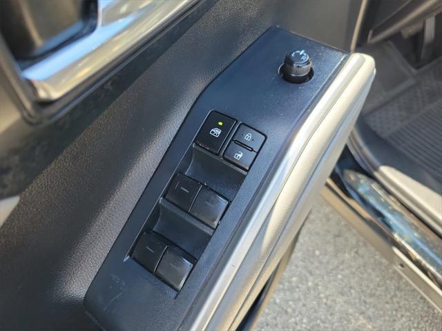 used 2022 Toyota Highlander car, priced at $29,995