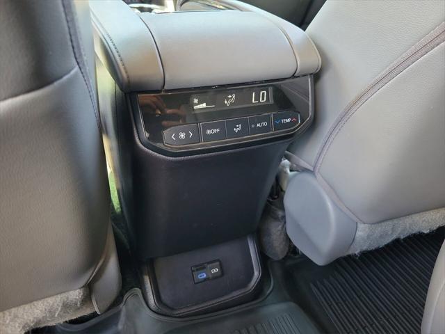 used 2022 Toyota Highlander car, priced at $29,995