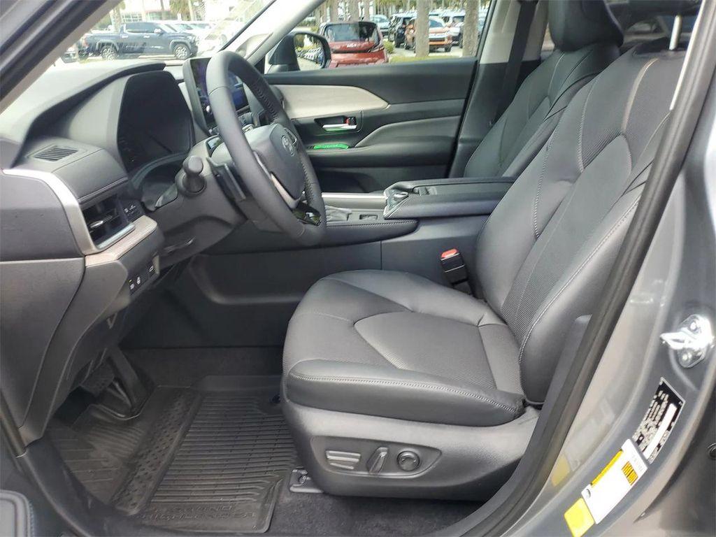 new 2025 Toyota Grand Highlander car, priced at $57,817