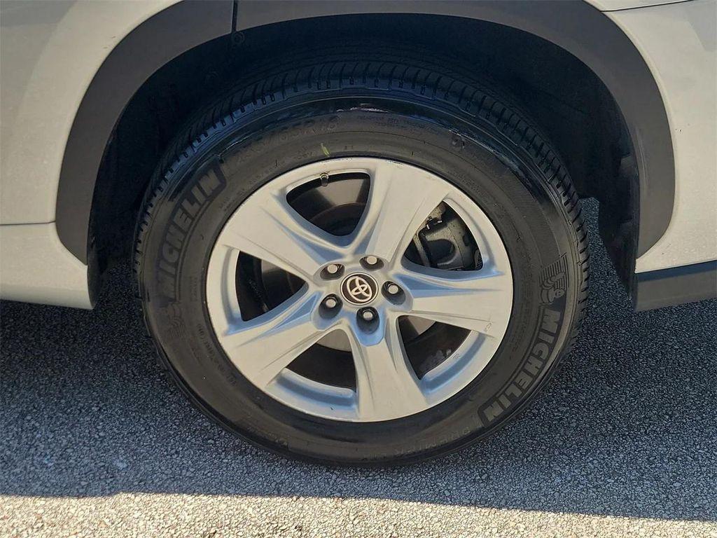 used 2021 Toyota Highlander car, priced at $22,595