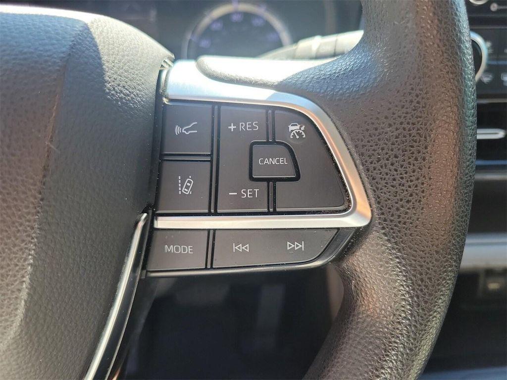 used 2021 Toyota Highlander car, priced at $22,595