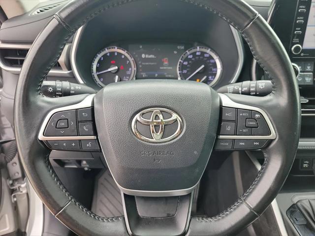 used 2022 Toyota Highlander car, priced at $31,495
