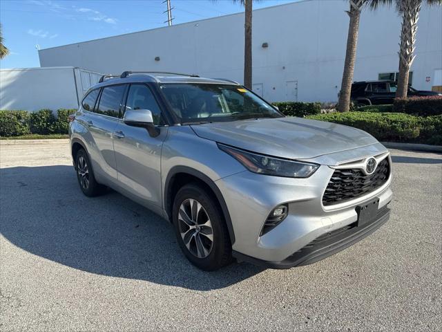 used 2022 Toyota Highlander car, priced at $32,495