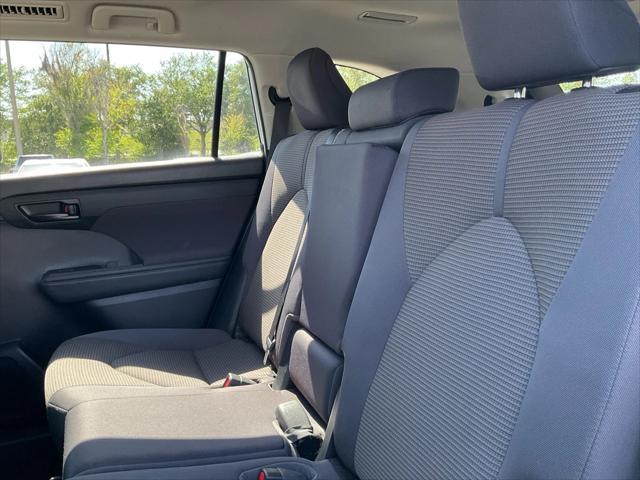 used 2022 Toyota Highlander car, priced at $28,995