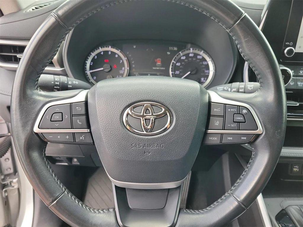 used 2023 Toyota Highlander car, priced at $28,395