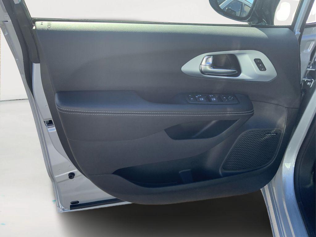 new 2026 Chrysler Pacifica car, priced at $51,570